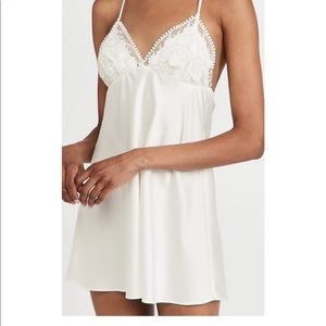 Flora Nikrooz NWT Kylie Charmeuse Chemise